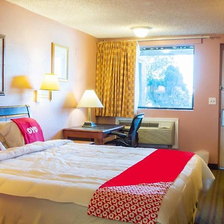 Oyo Hotel Edison Nj Route 1 外观 照片