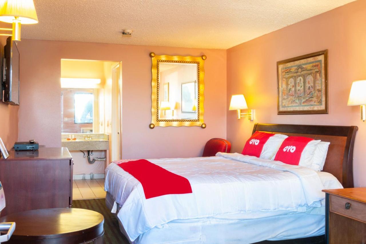 Oyo Hotel Edison Nj Route 1 外观 照片