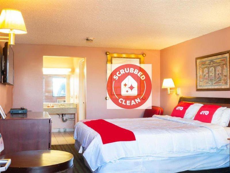 Oyo Hotel Edison Nj Route 1 外观 照片