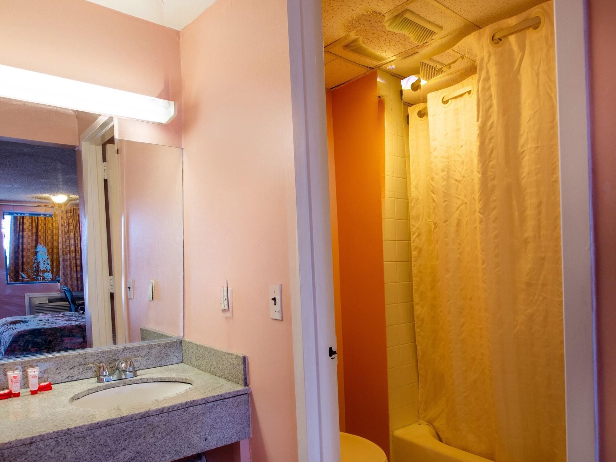 Oyo Hotel Edison Nj Route 1 外观 照片