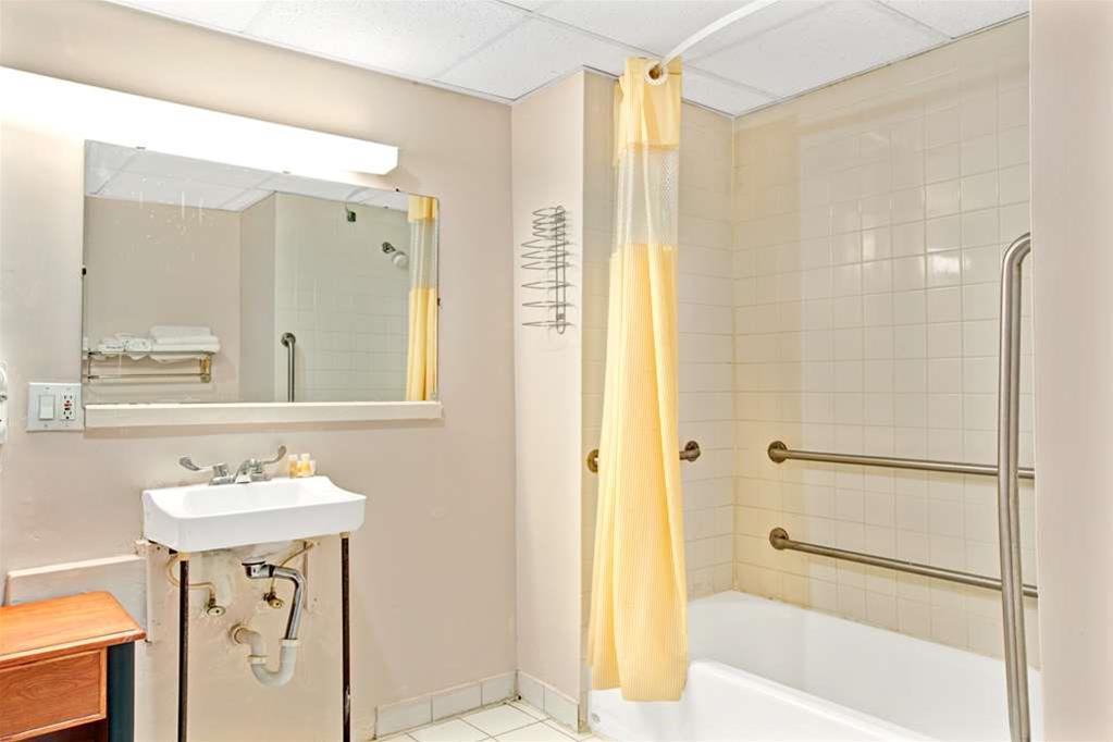 Oyo Hotel Edison Nj Route 1 外观 照片